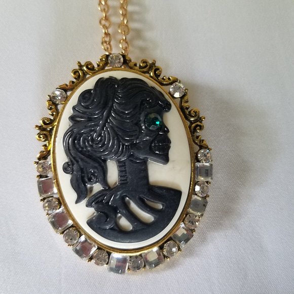 Betsey Johnson Jewelry - Betsey Johnson Skull Lady Green Eyes Necklace / Brooch - NWT